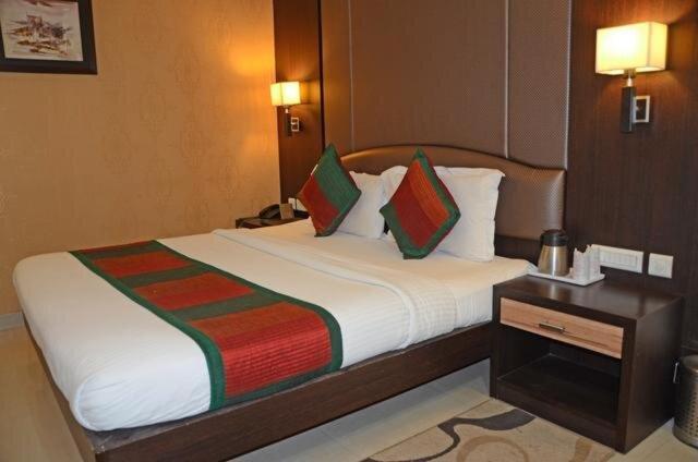 Hotel Siddharth Palace Dźajpur Zewnętrze zdjęcie